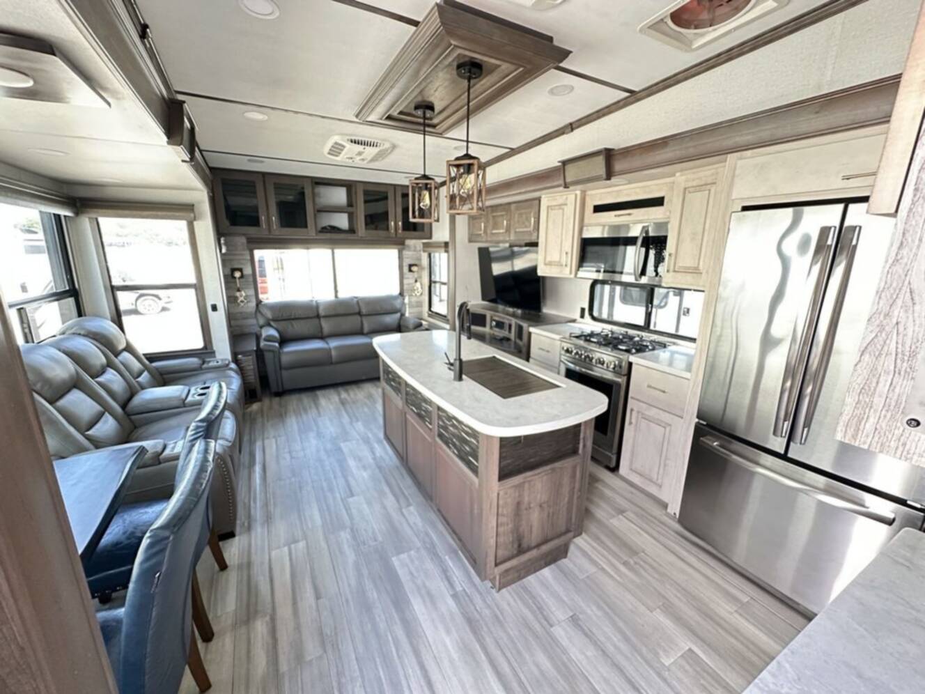 A photo of this 2021 Alliance Rv Paradigm 310RL