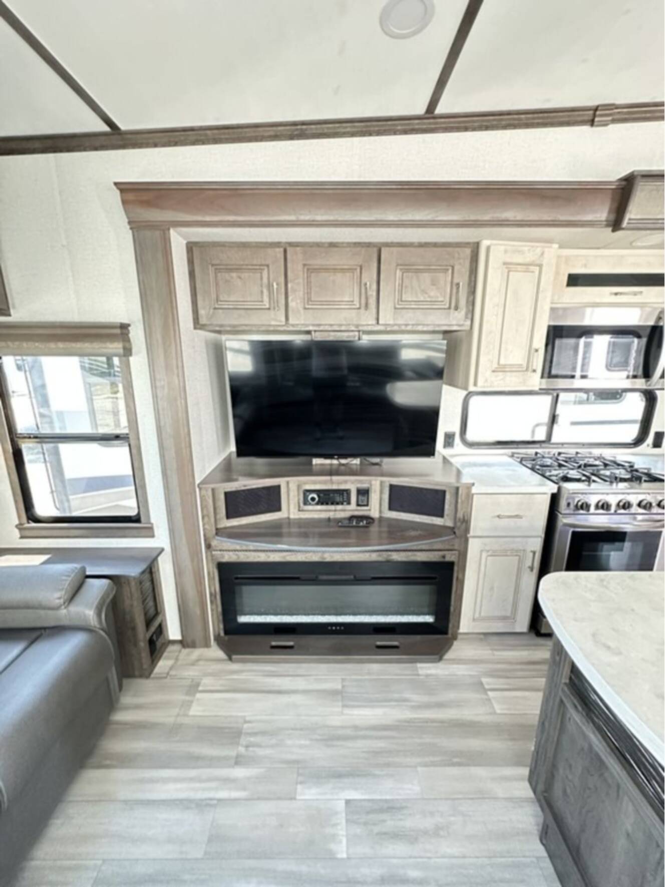 A photo of this 2021 Alliance Rv Paradigm 310RL
