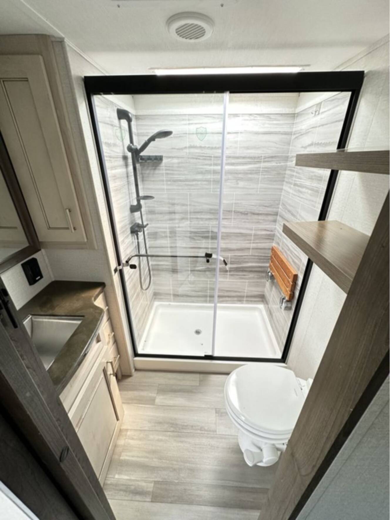 A photo of this 2021 Alliance Rv Paradigm 310RL