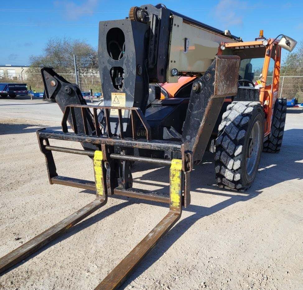 2016 JLG 1055 in Dallas, TX