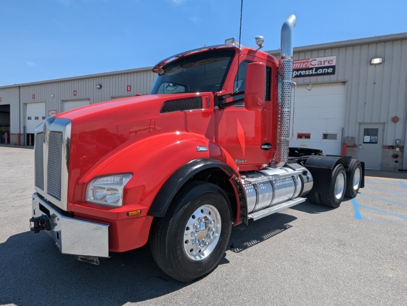 2020 KENWORTH T880 in Saginaw, MI