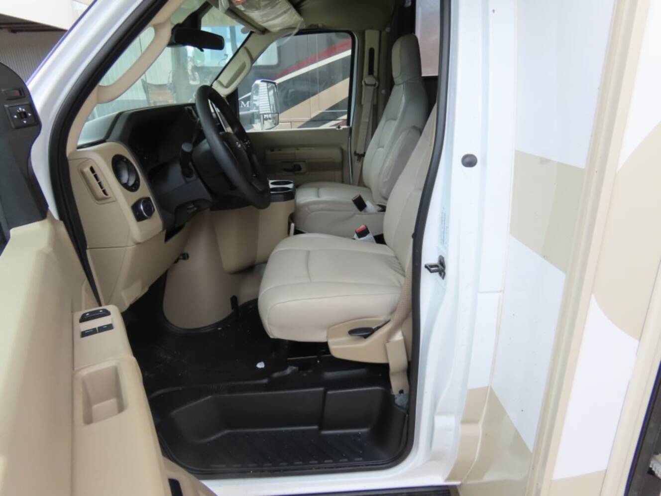 A photo of this 2026 Winnebago Minnie Winnie 31K