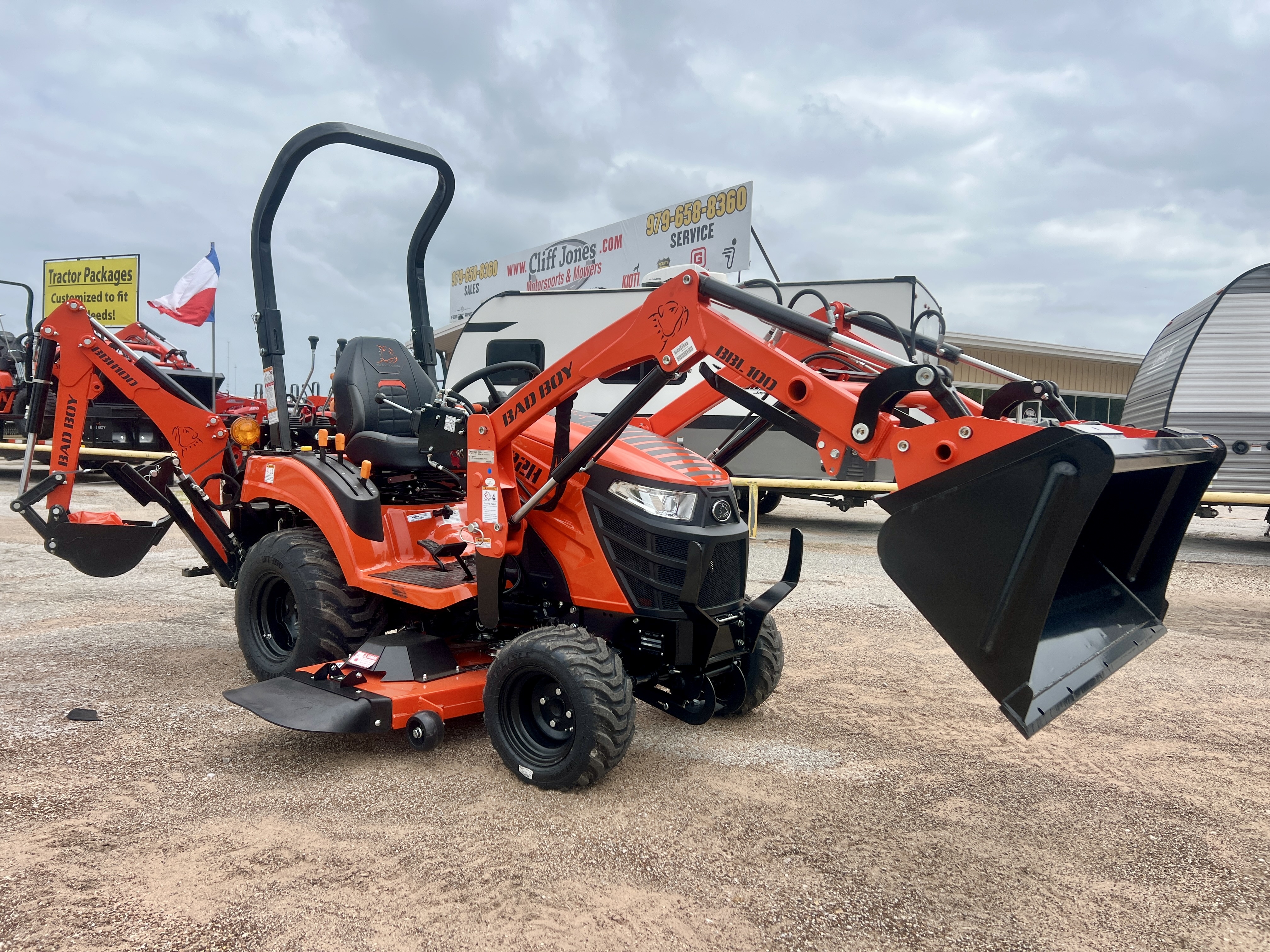 2026 Bad Boy Tractors 1022H HST w/Mid-Mower & Backhoe in Sealy, TX