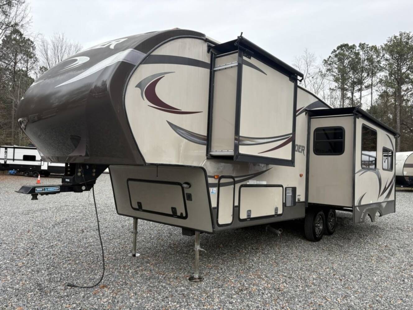 A photo of this 2015 Prime Time Crusader 295RST