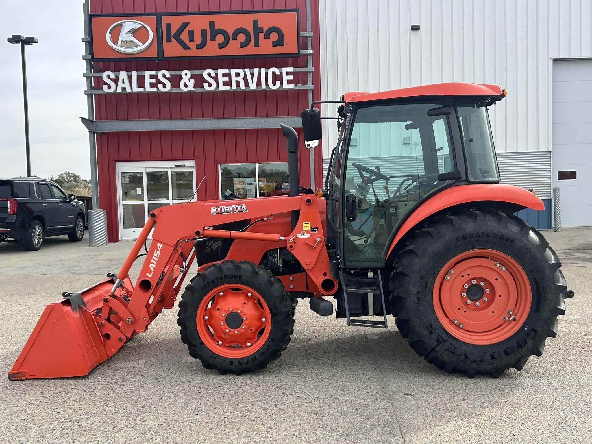 2018 KUBOTA M7060HD12 in Williston, ND