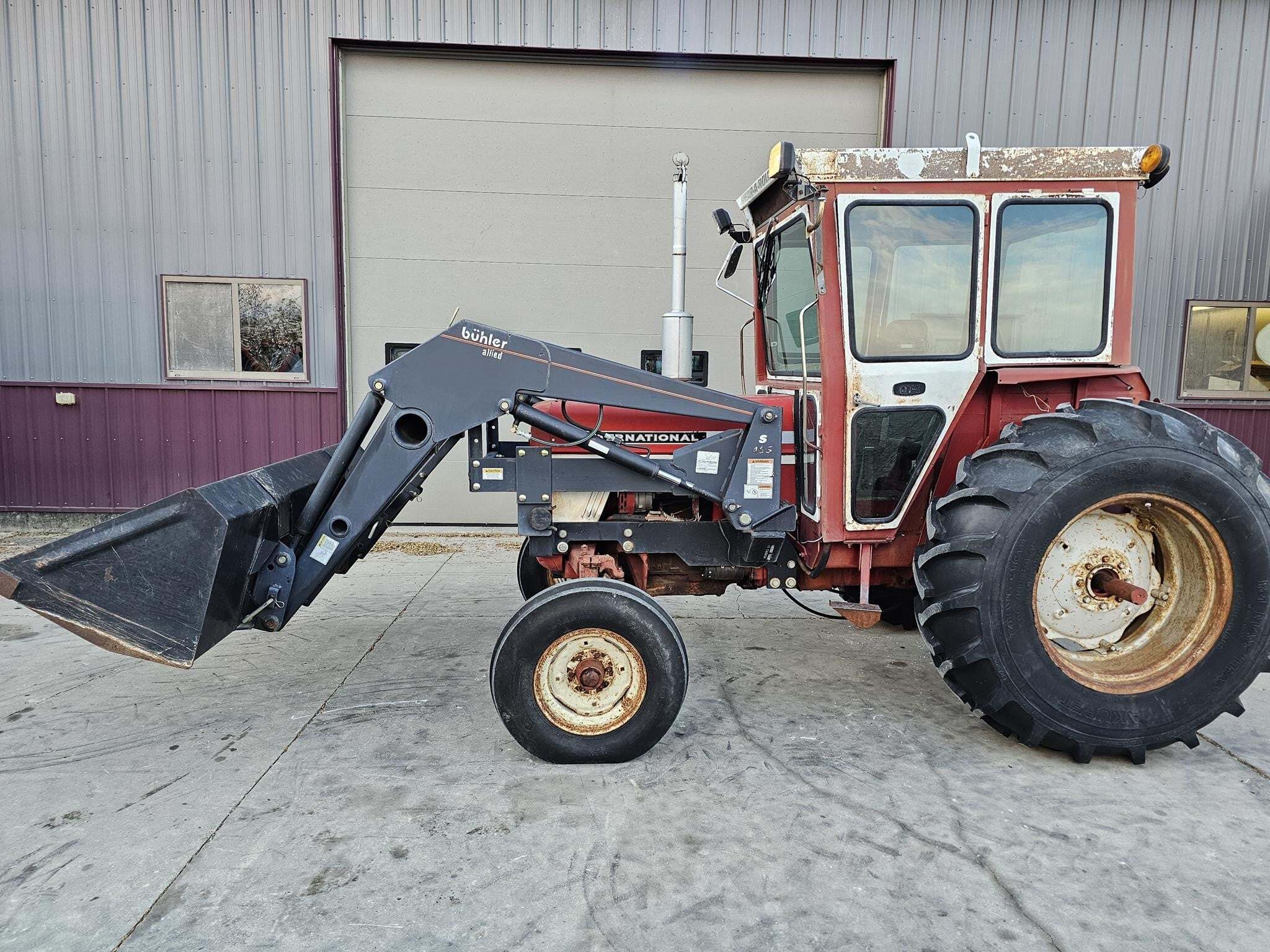 1977 INTERNATIONAL 674 in Caledonia, MN