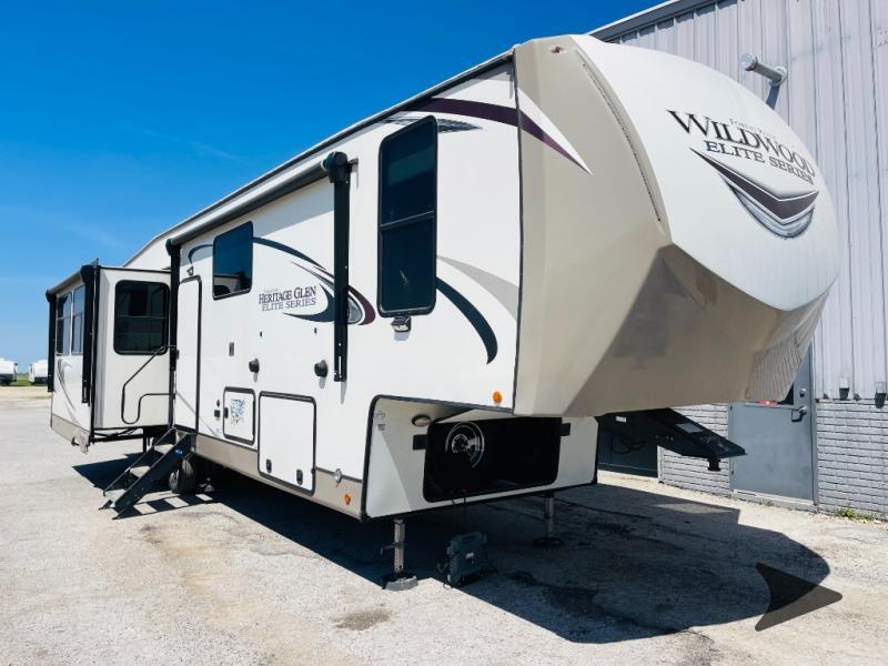 2021 Forest River Rv Wildwood Heritage Glen Elite Series 34RL in eldridge IA