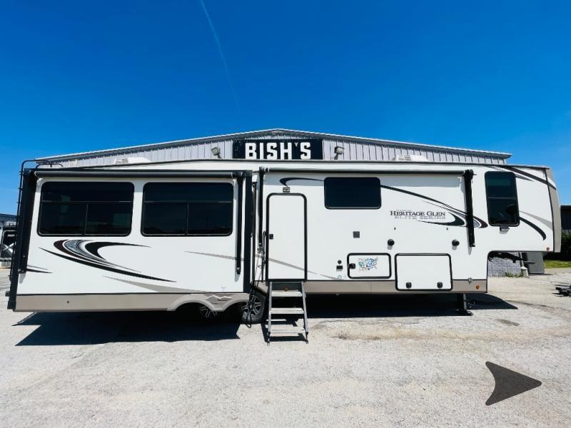 2021 Forest River Rv Wildwood Heritage Glen Elite Series 34RL in eldridge IA
