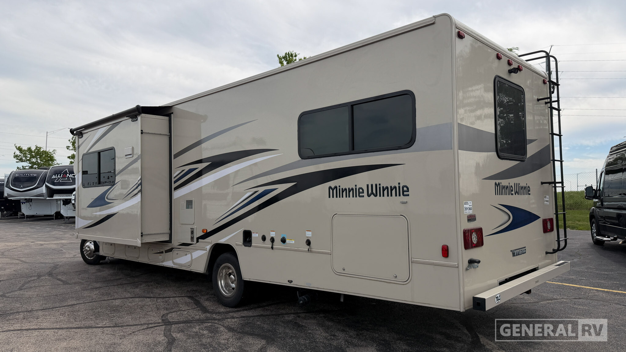 2023 Winnebago Minnie Winnie 31H in huntley IL