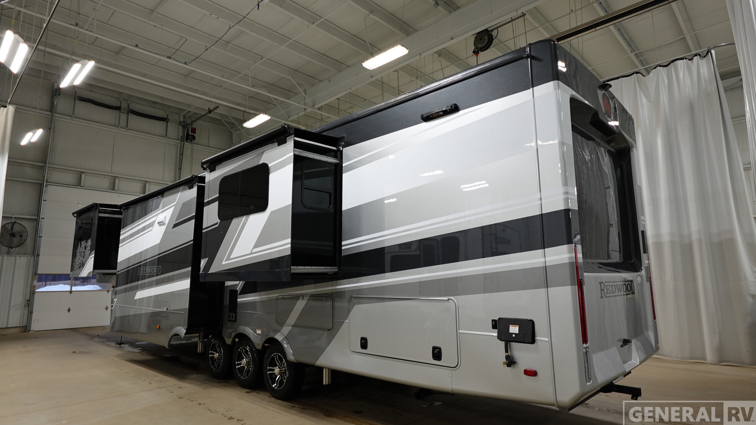 2026 Crossroads Rv REDWOOD 420FL in dover FL