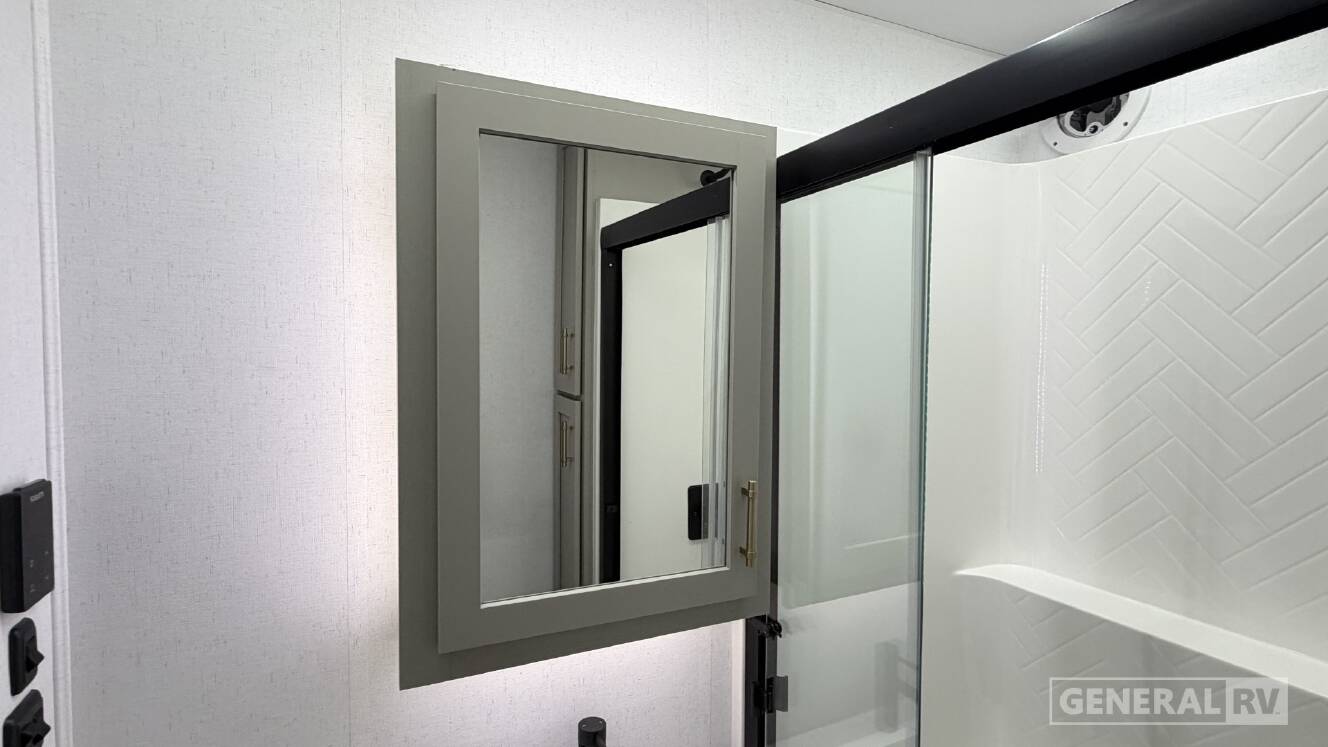 A photo of this 2026 Axiom VENDETTA V4250SP