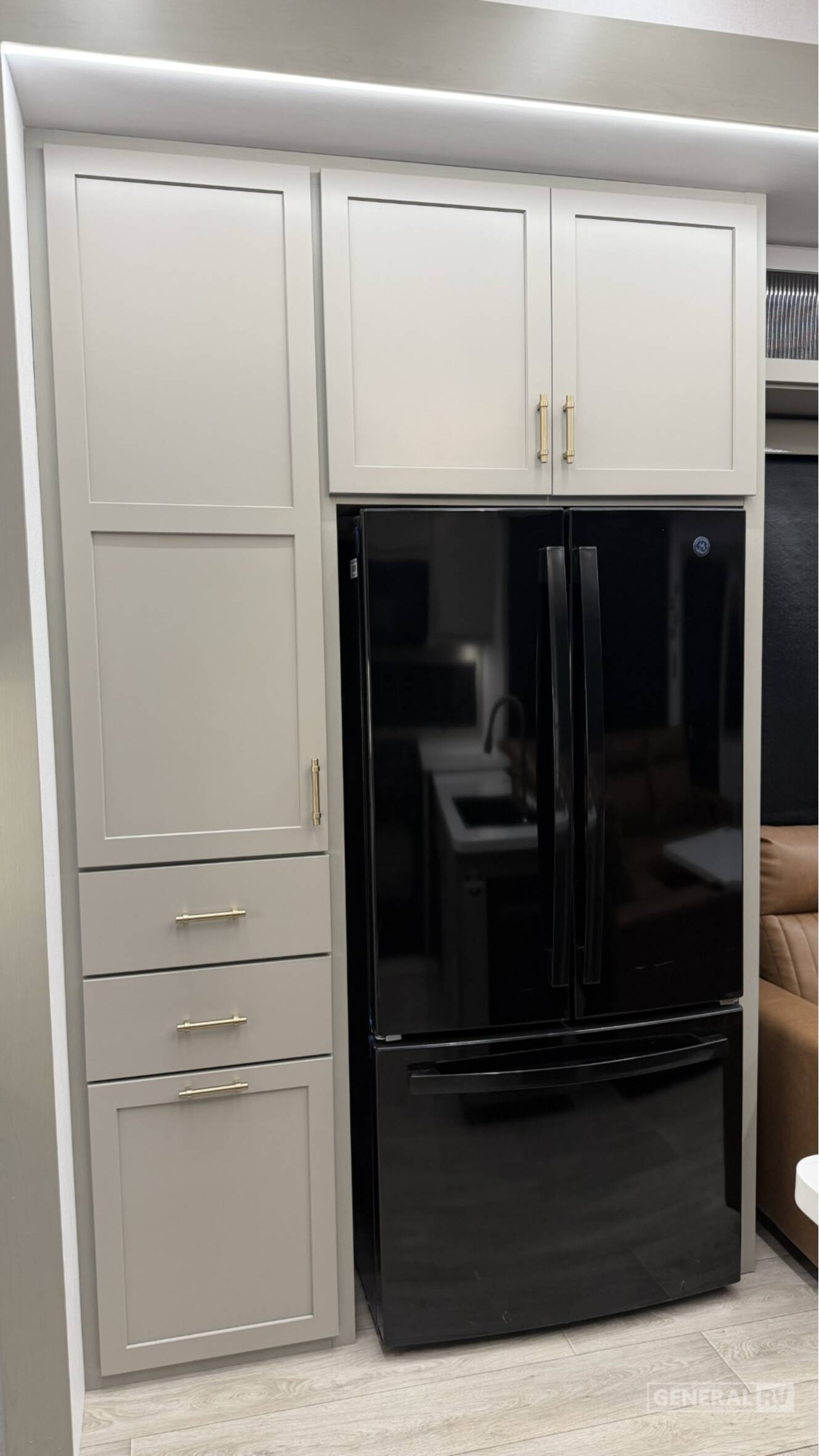 A photo of this 2026 Axiom VENDETTA V4250SP