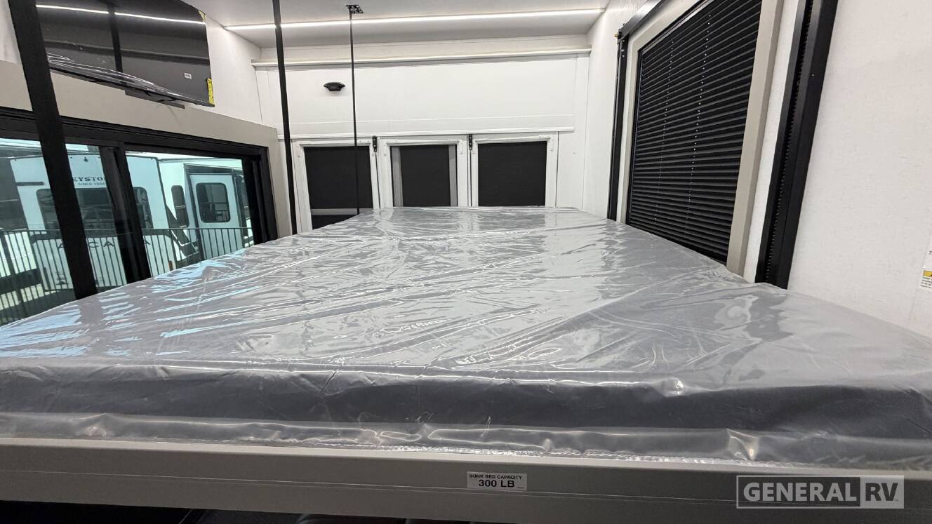 A photo of this 2026 Axiom VENDETTA V4250SP