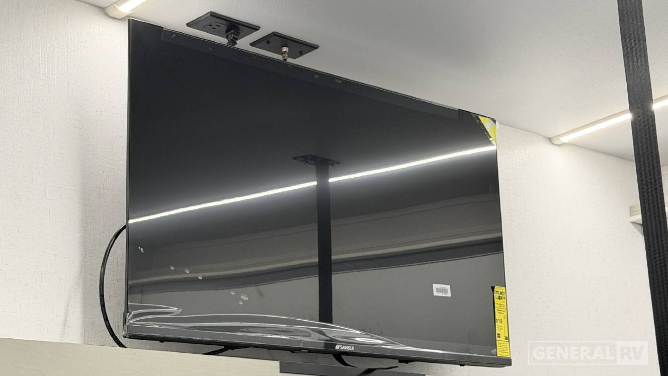 A photo of this 2026 Axiom VENDETTA V4250SP