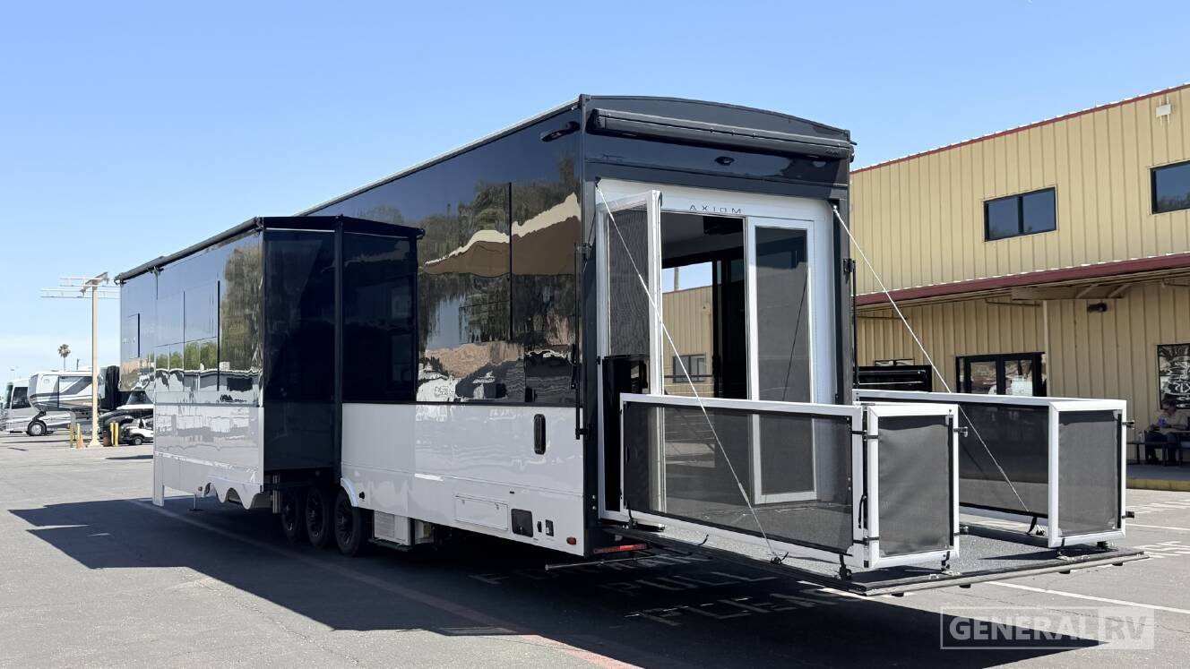 A photo of this 2026 Axiom VENDETTA V4250SP