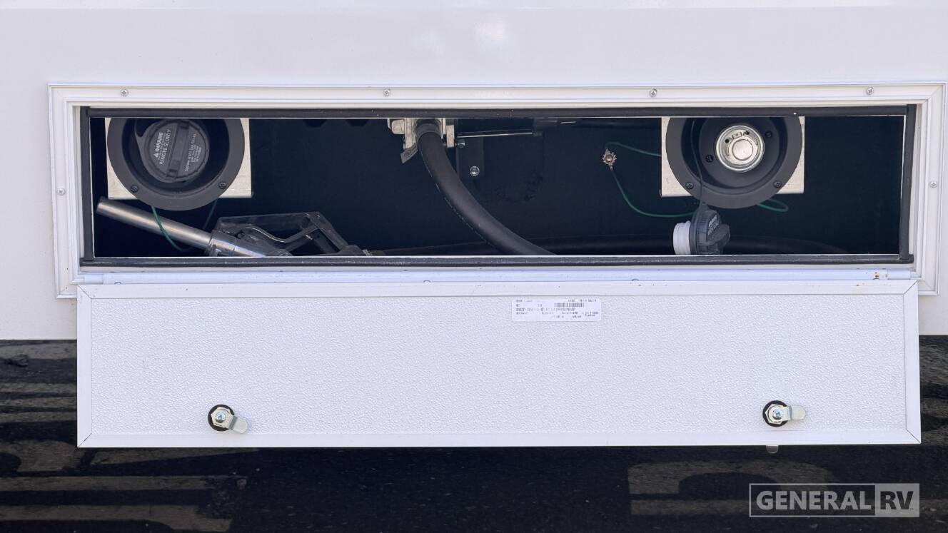 A photo of this 2026 Axiom VENDETTA V4250SP