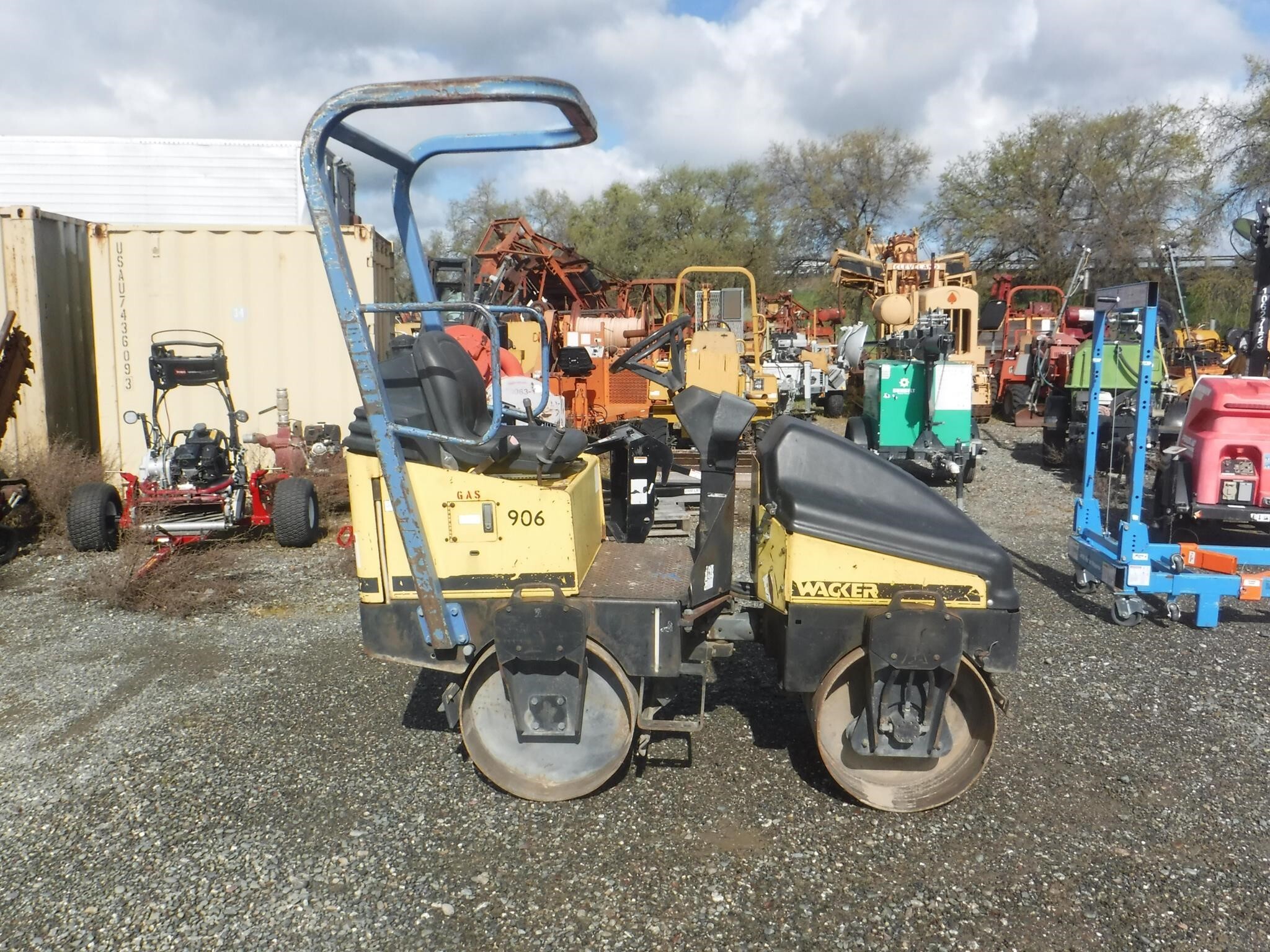 1998 WACKER NEUSON RD11 in Woodland, CA