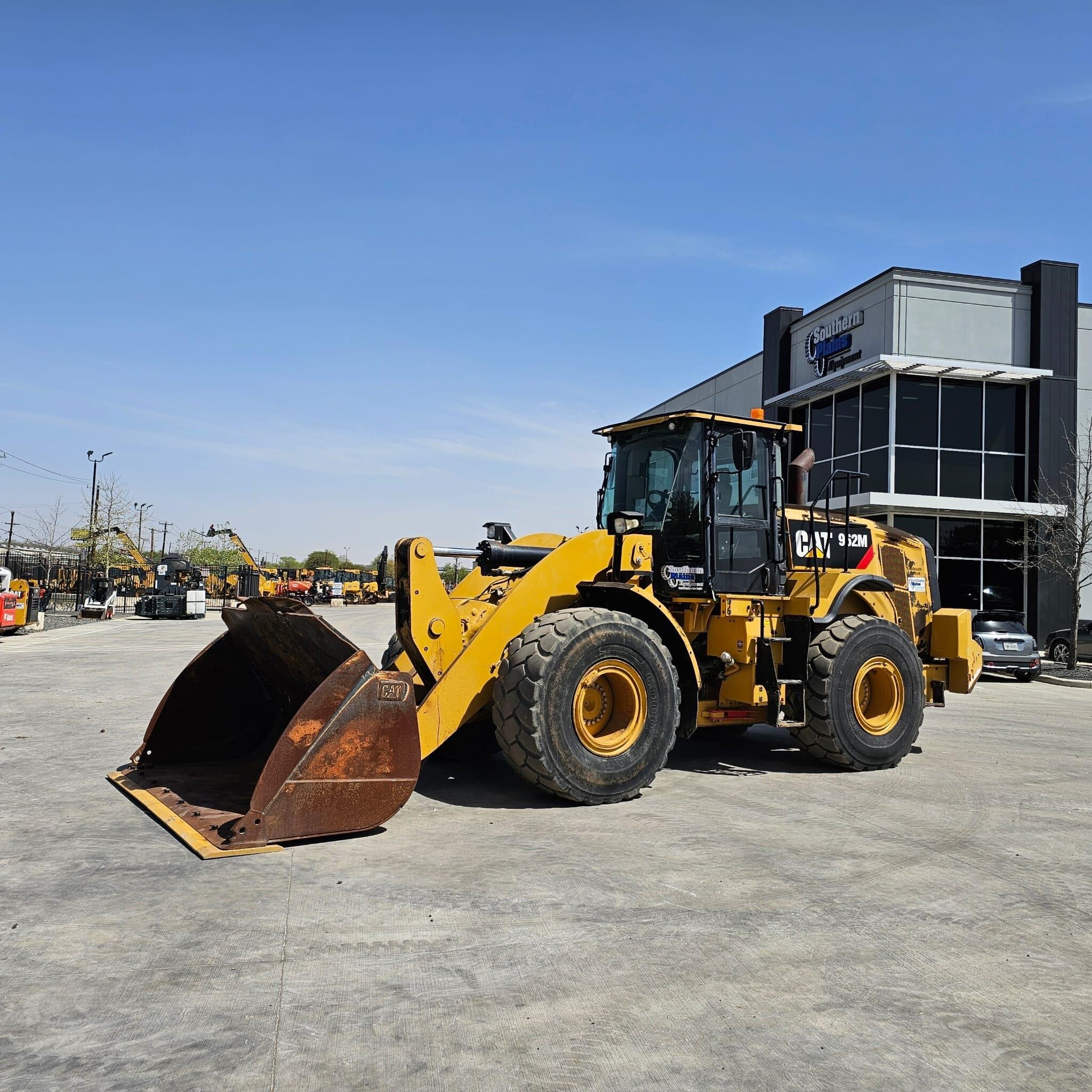 2017 CATERPILLAR 962M in San Antonio, TX
