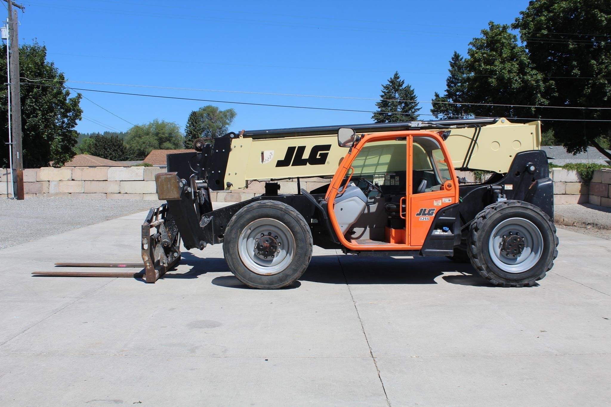 2017 JLG 1255 in Spokane, WA