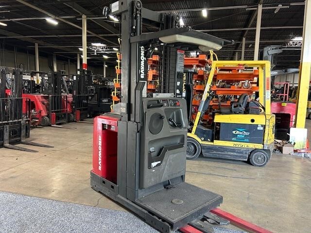 2015 RAYMOND 550OPC30TT in Batavia, IL