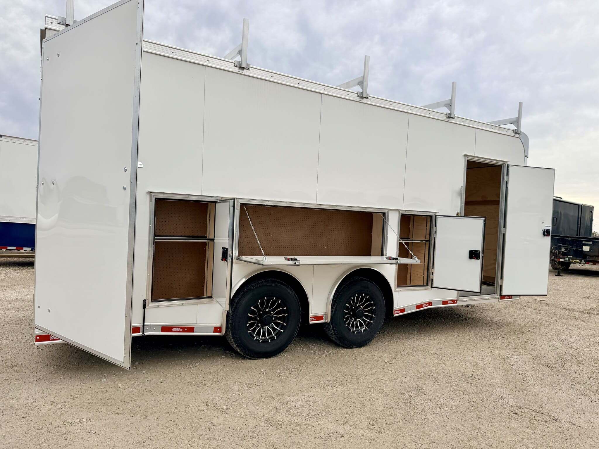 2026 United Trailers UXT 8.5x20-TOOL CRIB-CONTRACTOR TRAILER in Goodfield, IL