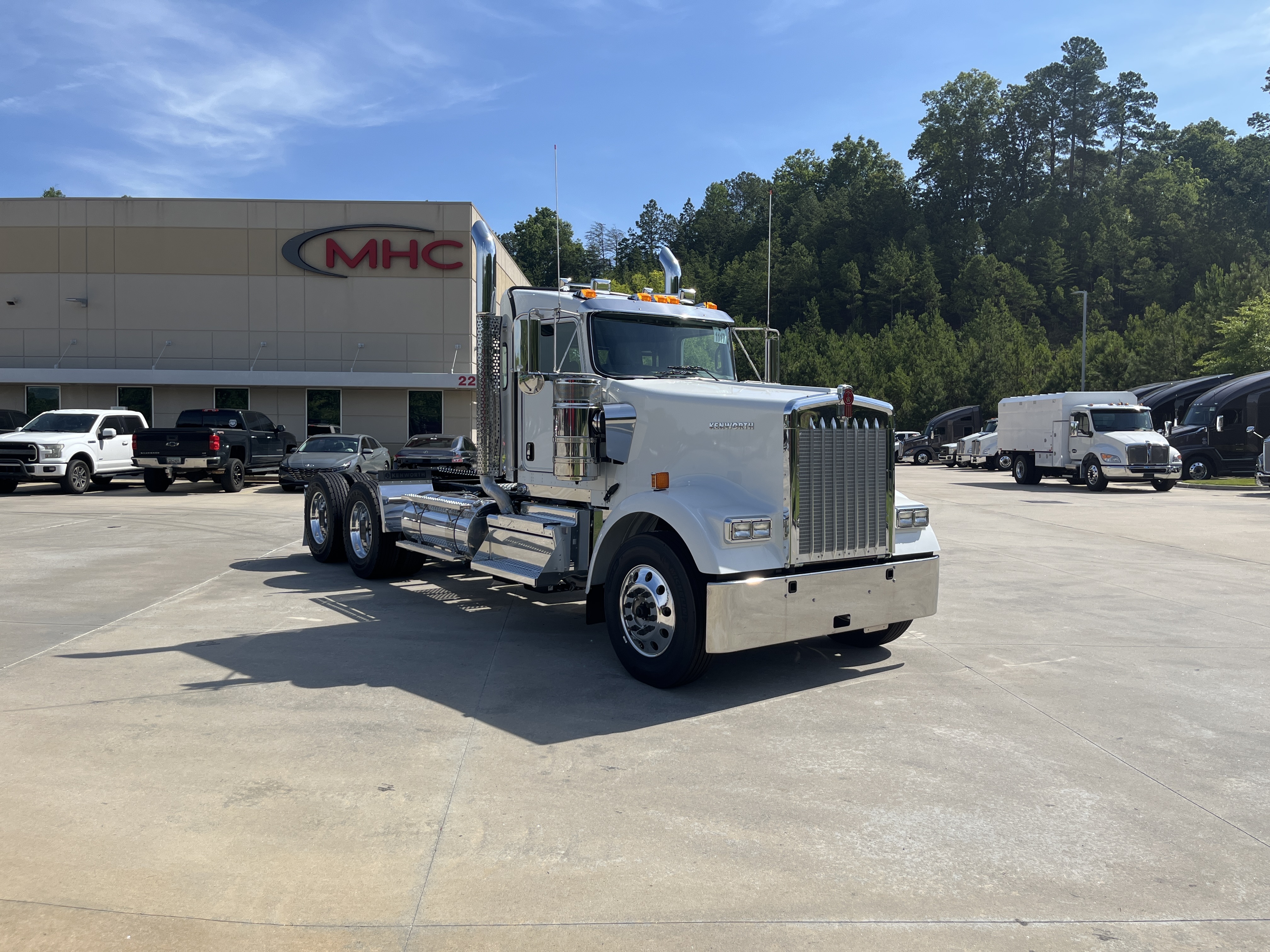 2027 KENWORTH W900L in Gainesville, GA