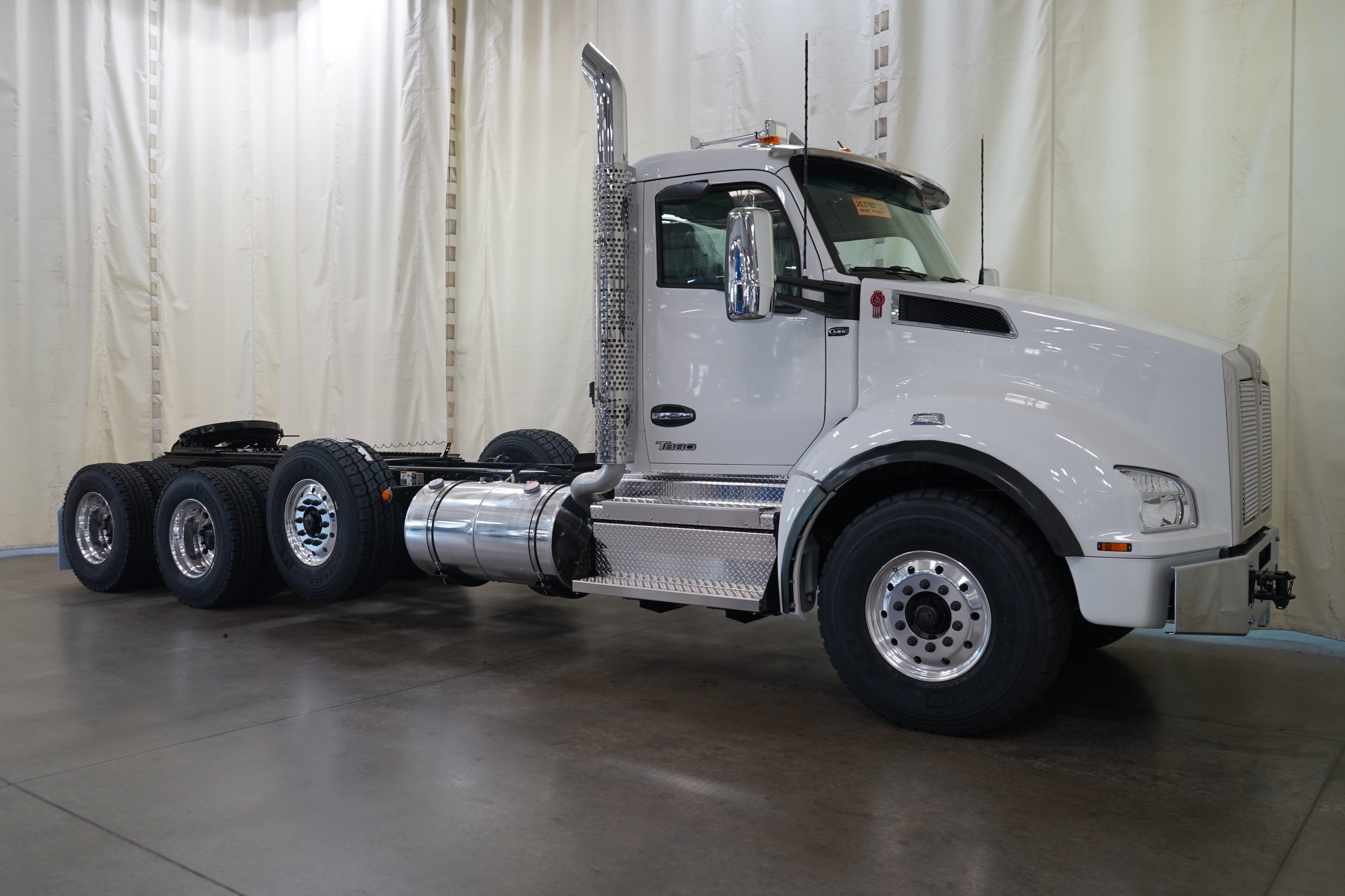 2027 KENWORTH T880 in Des Moines, IA