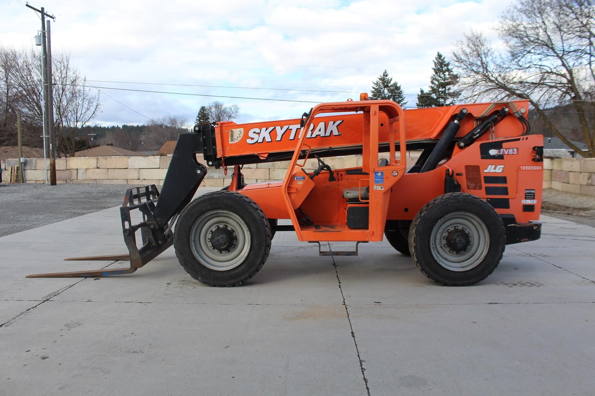 2016 SKY TRAK 8042 in Spokane, WA