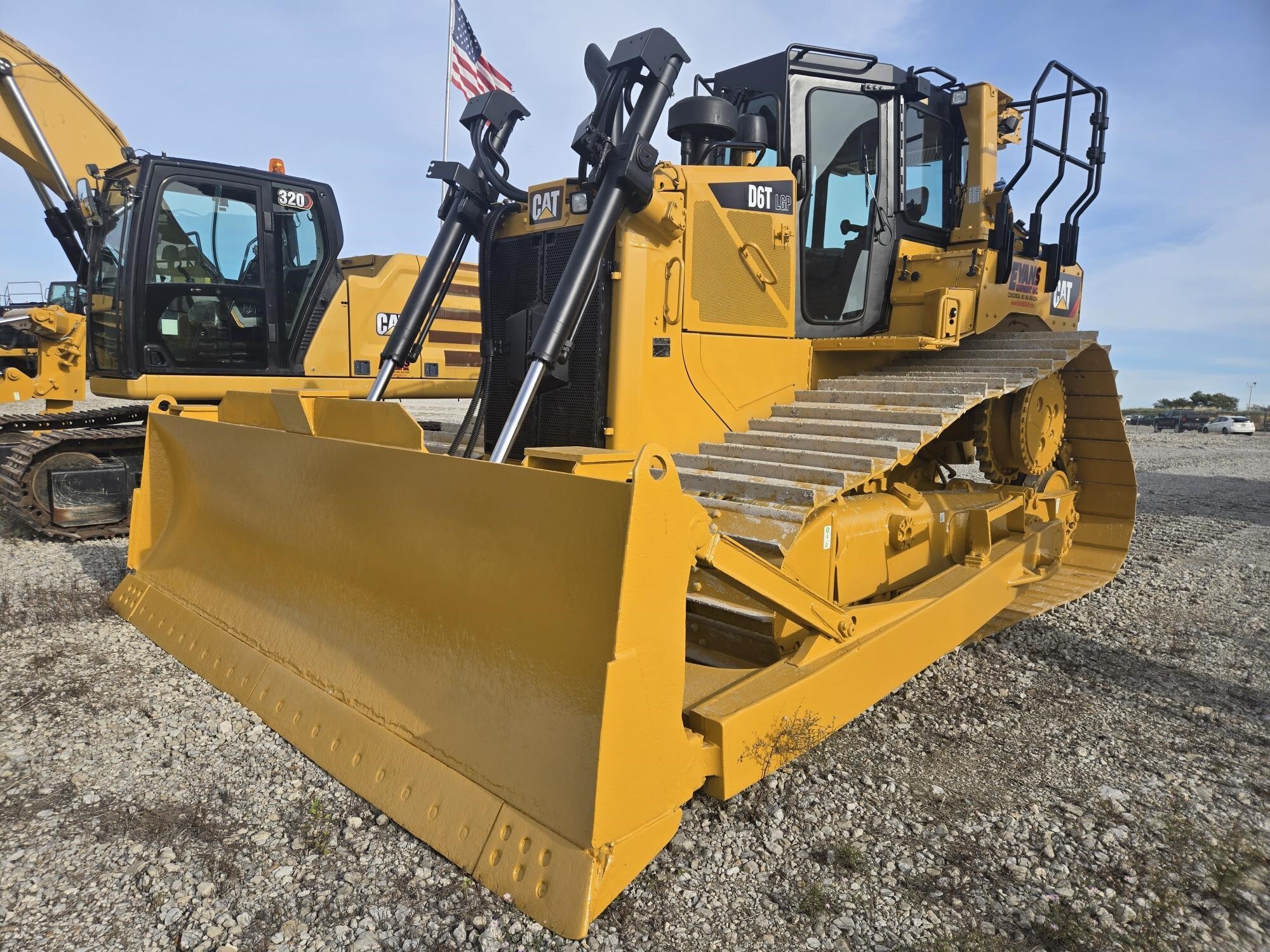 2017 CATERPILLAR D6T LGP in Lees Summit, MO