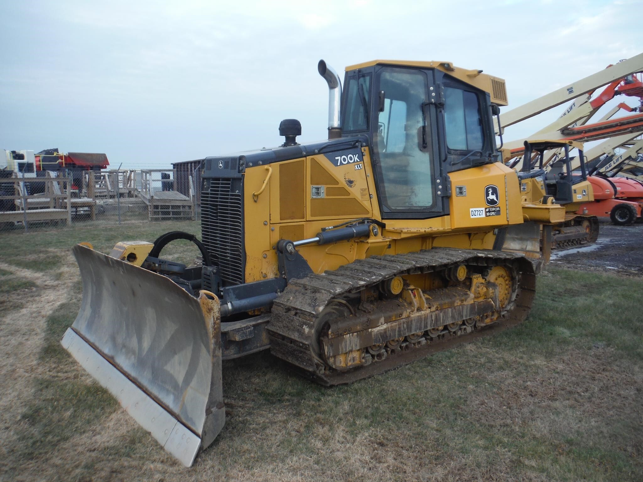 2014 DEERE 700K XLT in Milton, PA