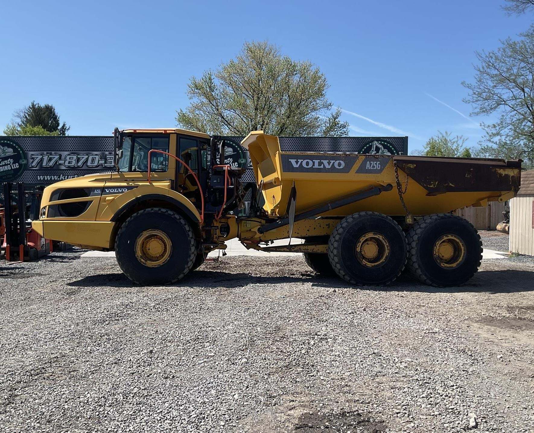 2015 VOLVO A25G in Littlestown, PA