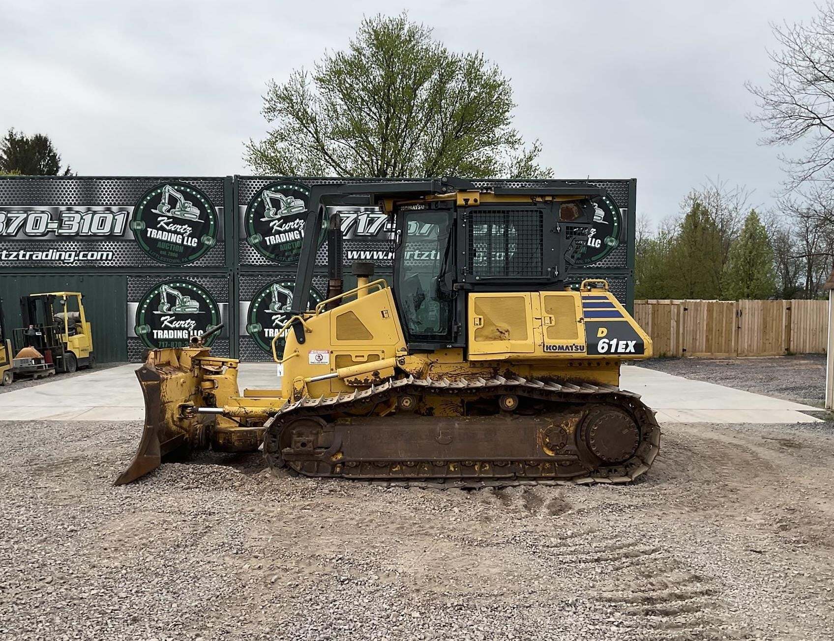 2015 KOMATSU D61EX-23 in Littlestown, PA