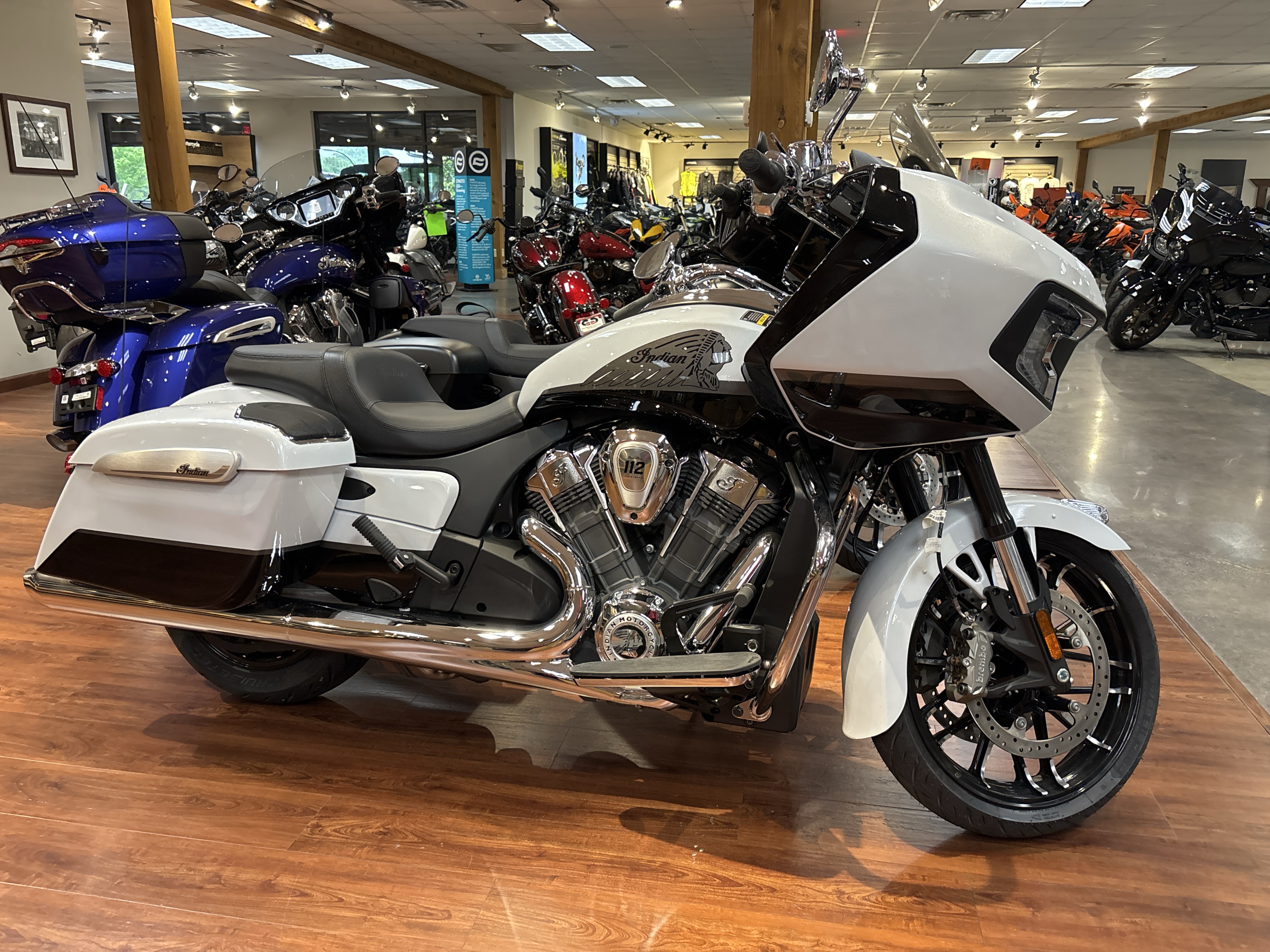 2025 Indian Motorcycle Challenger® Limited 112 with PowerBand Audio Package LIMITED WITH POWERBAND AUDIO PACKAGE in Ridgeland, MS