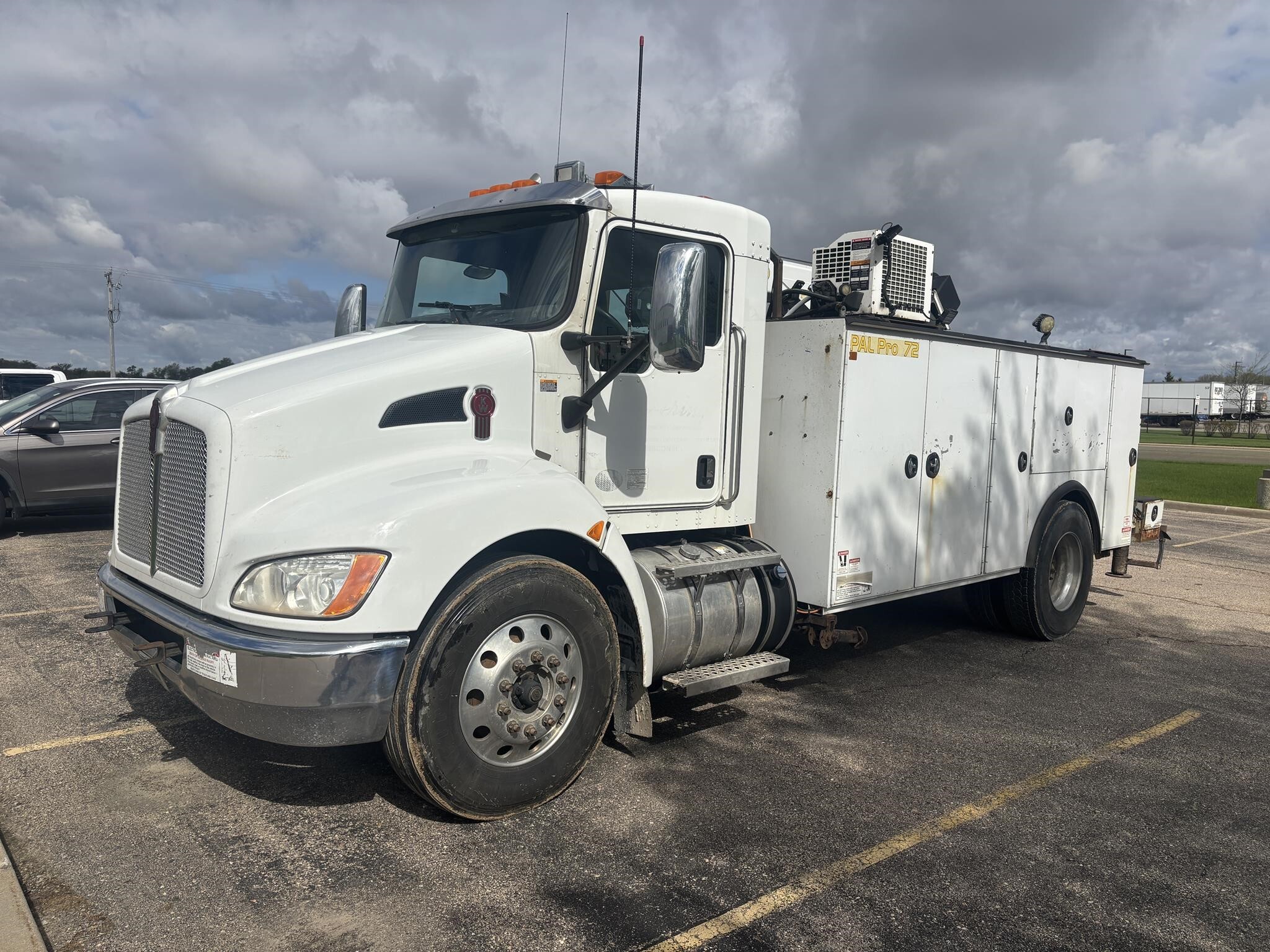 2018 KENWORTH T370 in Butler, WI