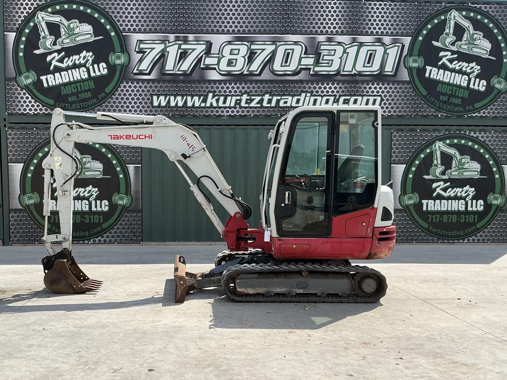 2020 TAKEUCHI TB240 in Littlestown, PA