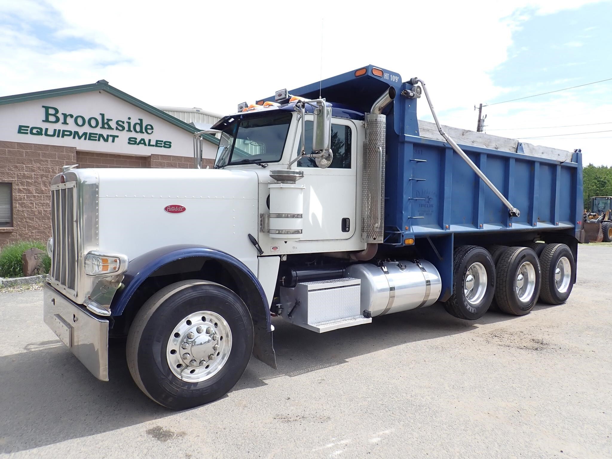 2014 PETERBILT 388 in Phillipston, MA