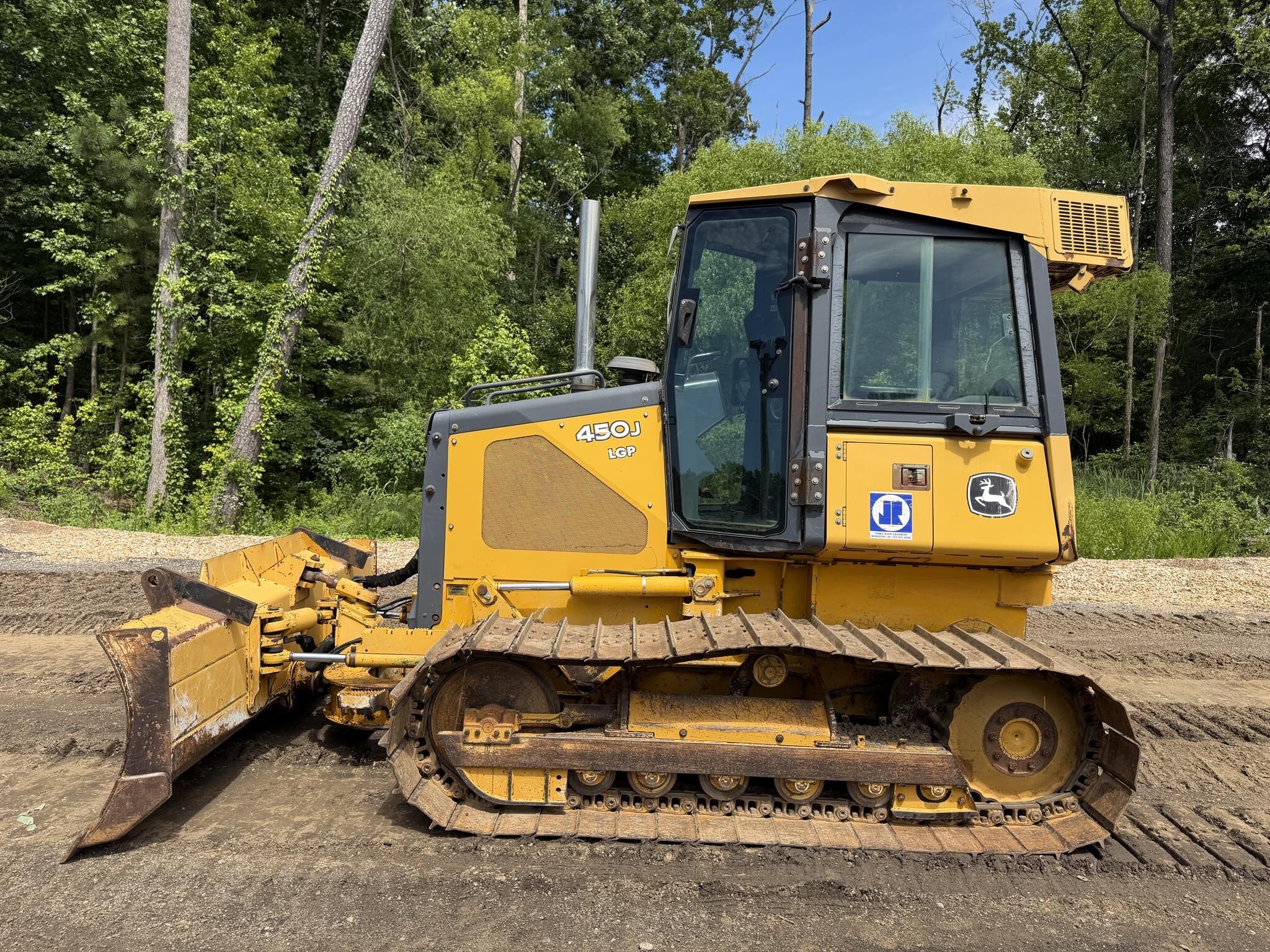 2006 DEERE 450J LGP in Cumming, GA