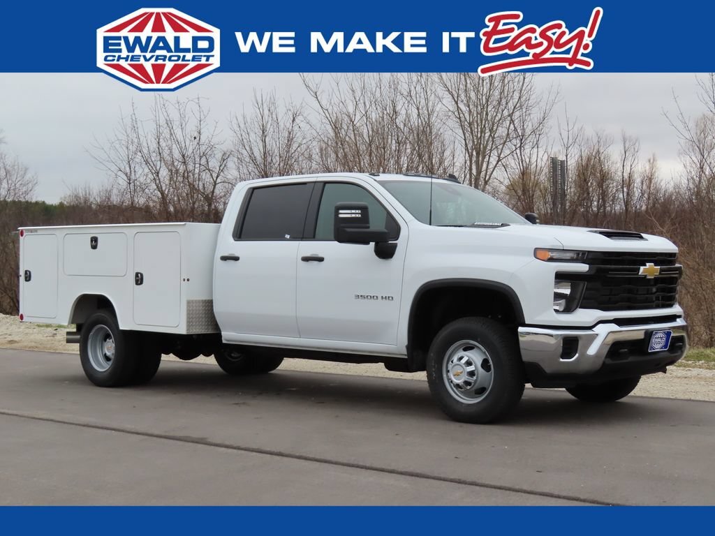 2026 CHEVROLET Silverado 3500HD CC in Oconomowoc, WI