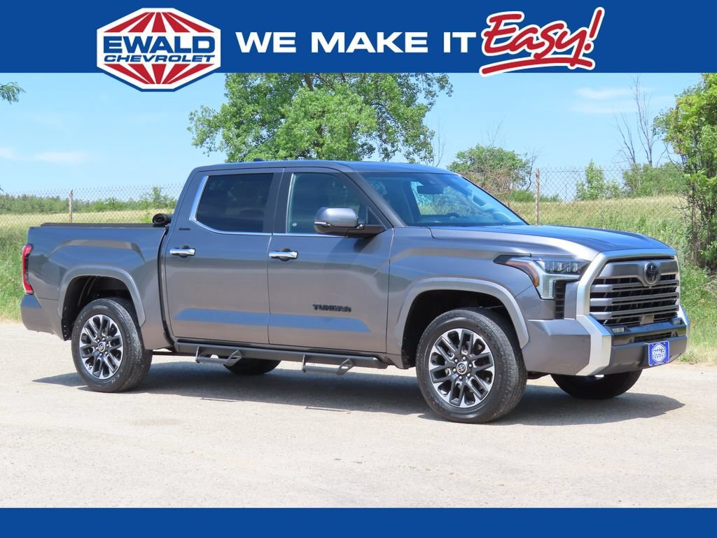 2024 TOYOTA TUNDRA in Oconomowoc, WI