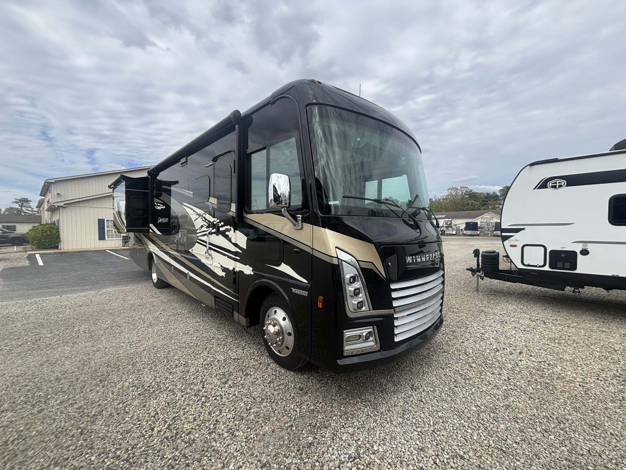 2023 Winnebago Adventurer 35F RV