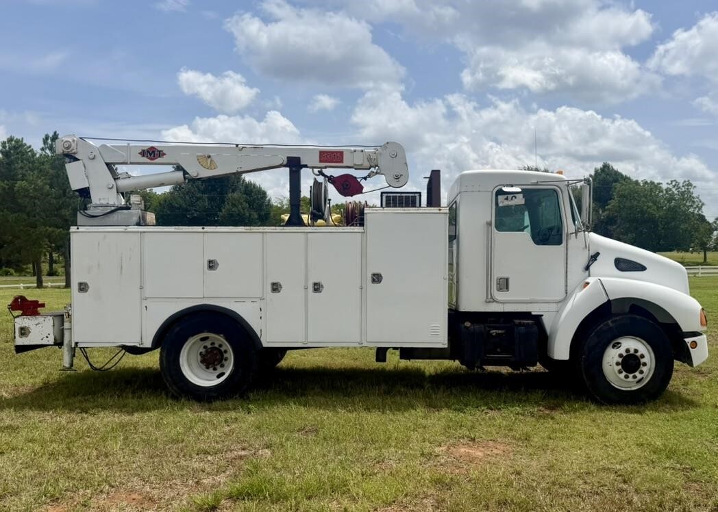 2000 KENWORTH T300 in Trinidad, TX