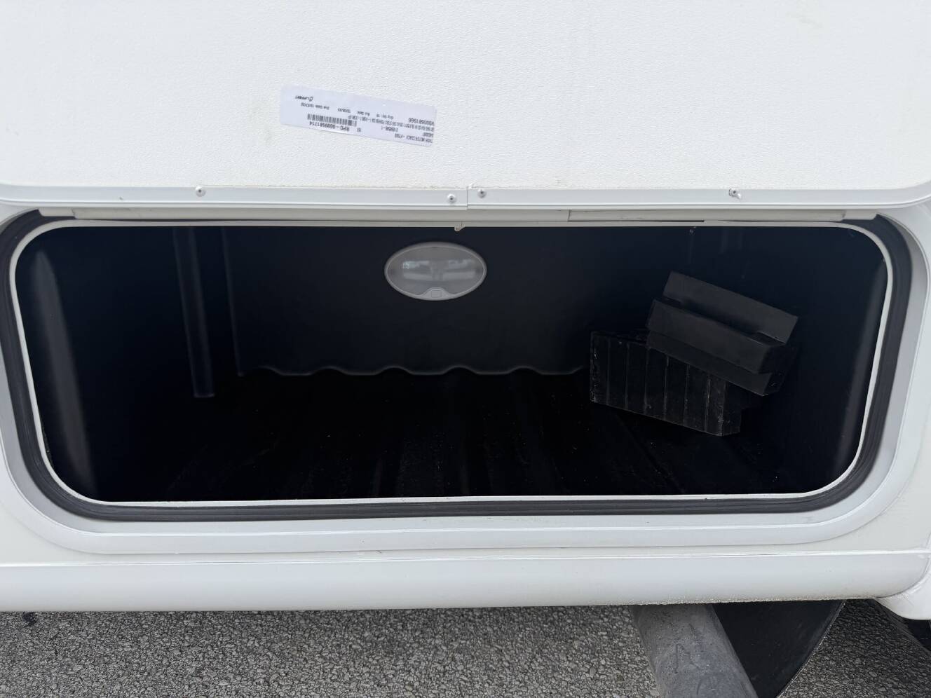 A photo of this 2023 Thor Axis 24.3