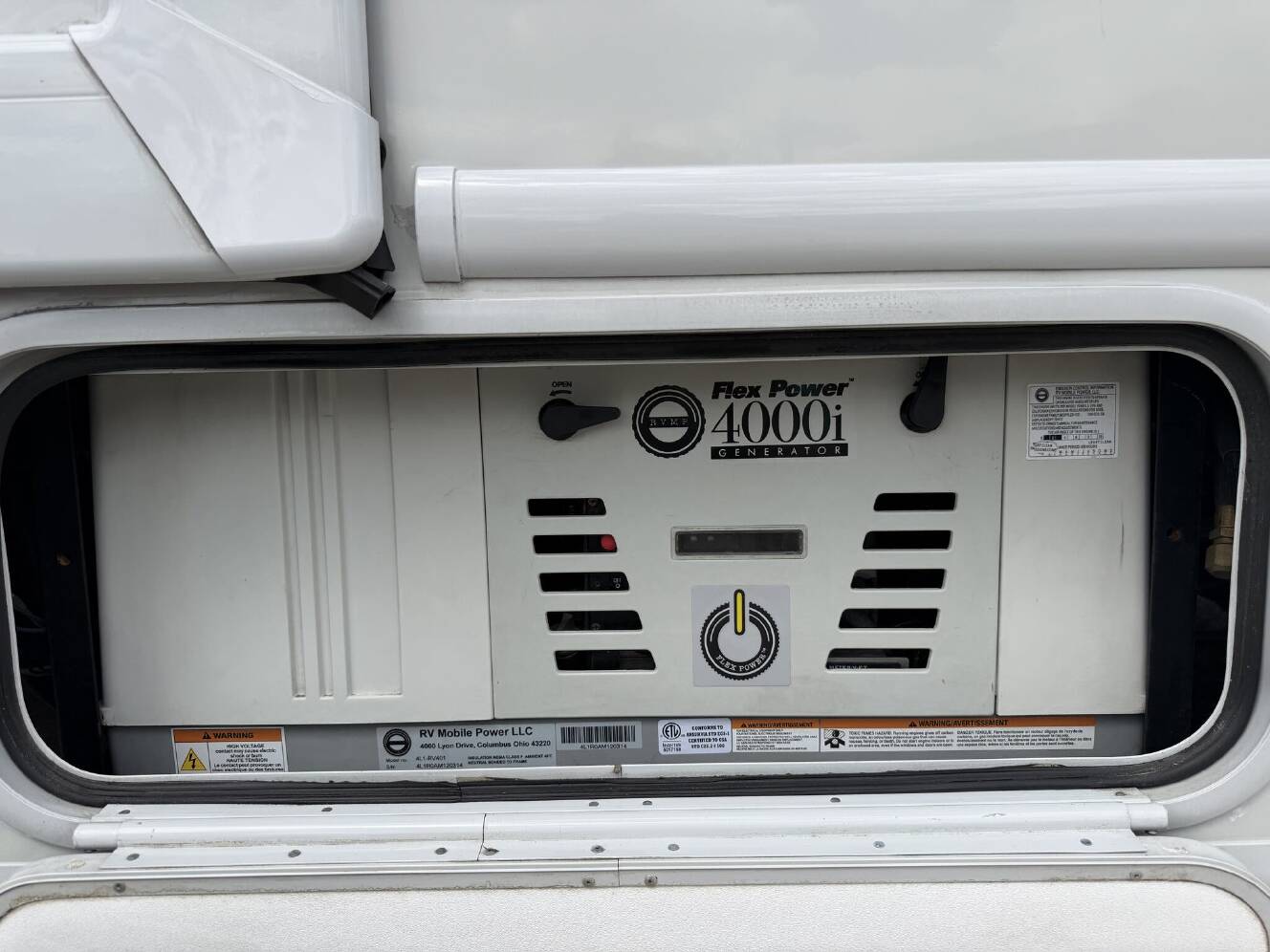 A photo of this 2023 Thor Axis 24.3