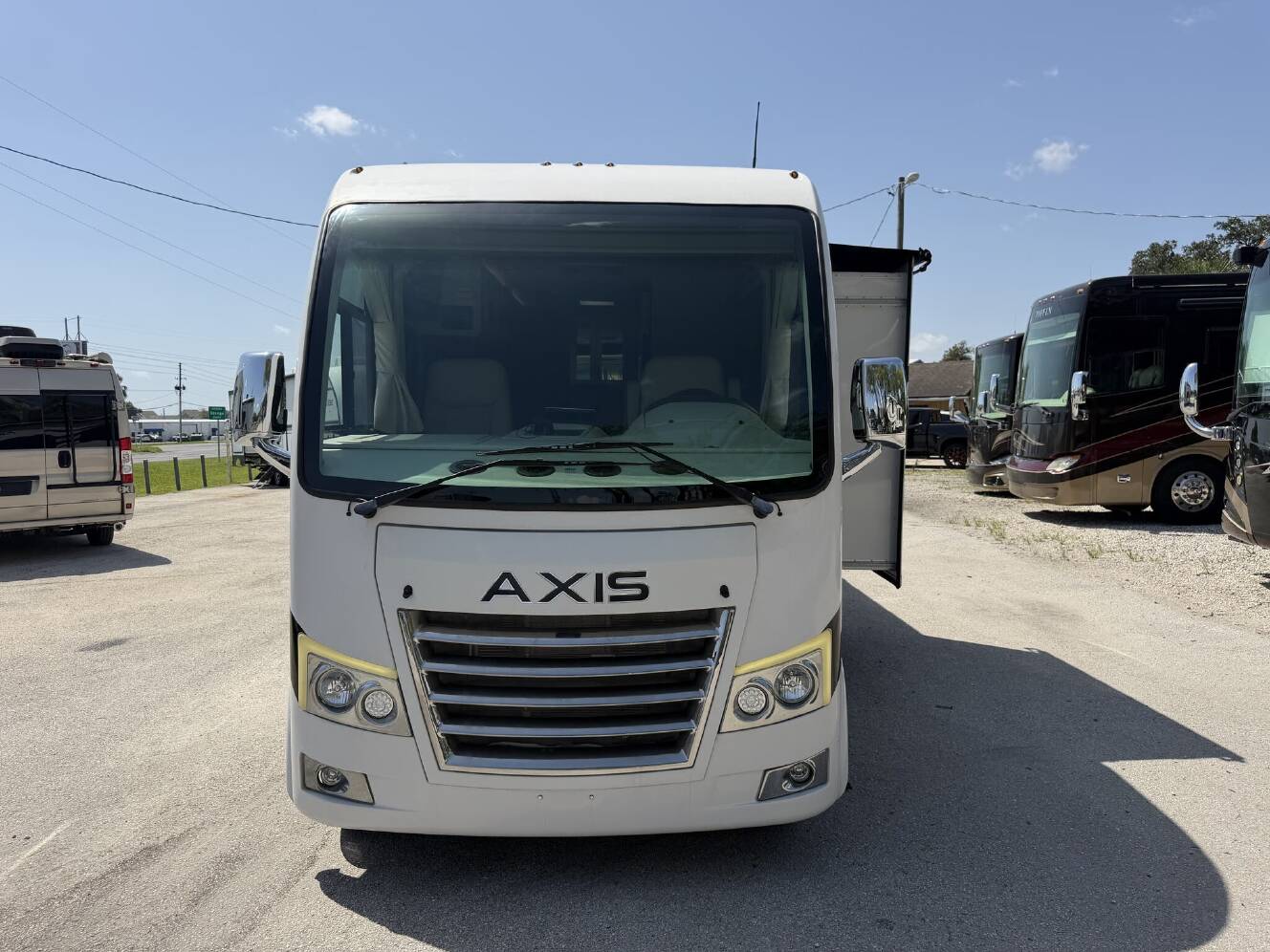 A photo of this 2023 Thor Axis 24.3