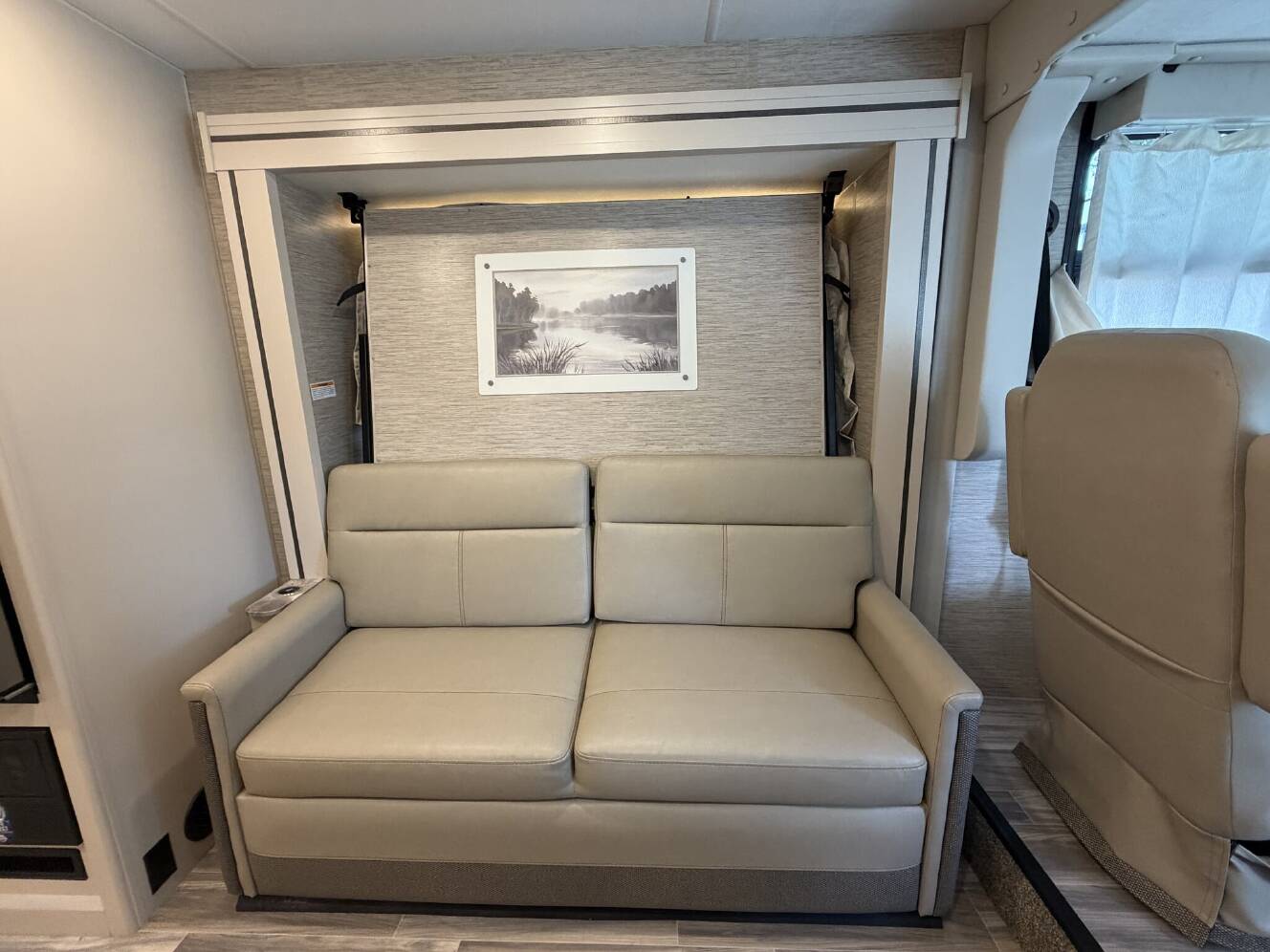 A photo of this 2023 Thor Axis 24.3