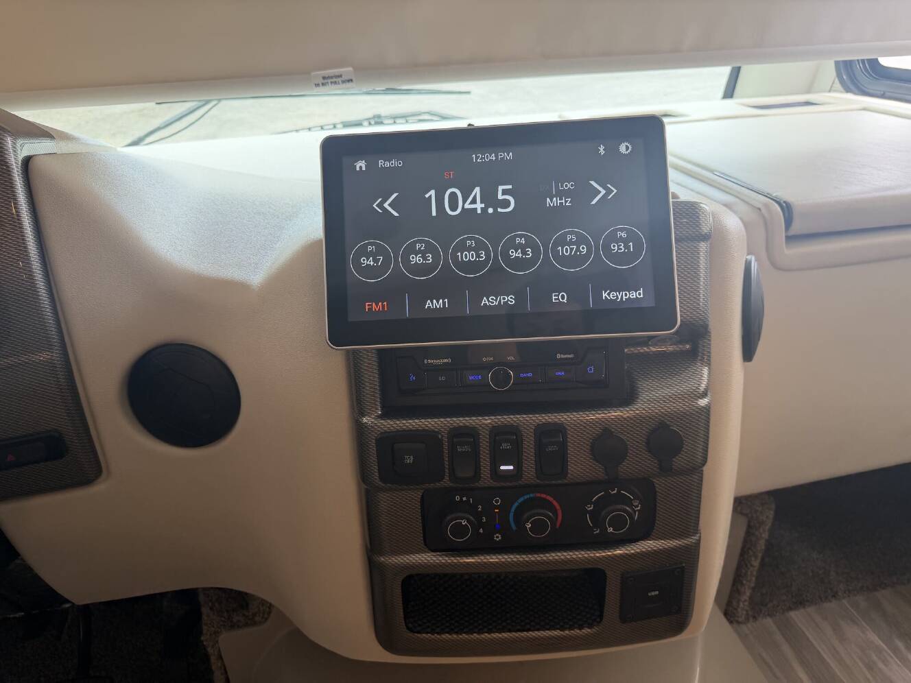 A photo of this 2023 Thor Axis 24.3