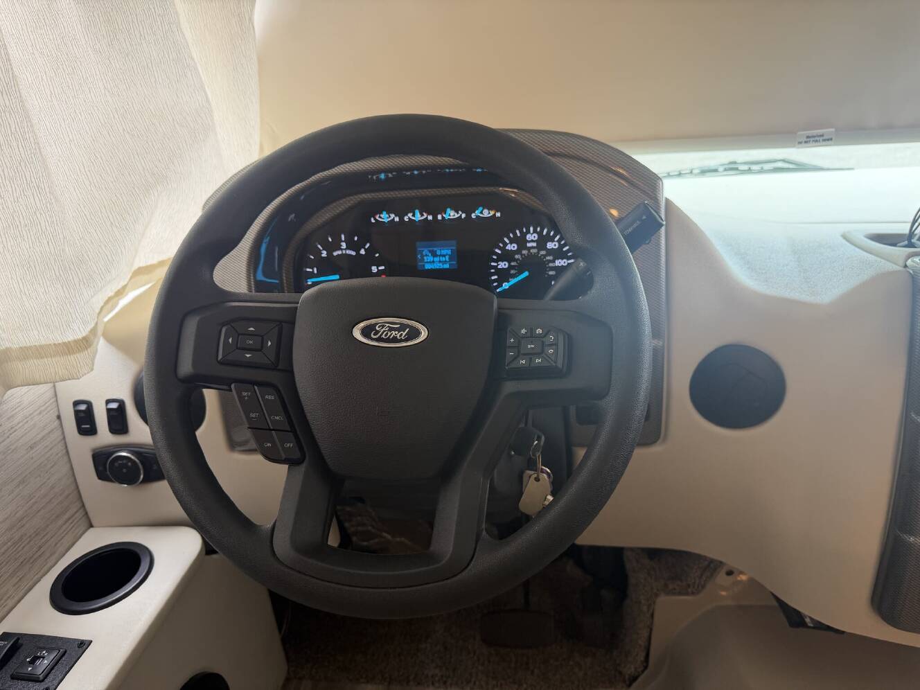 A photo of this 2023 Thor Axis 24.3