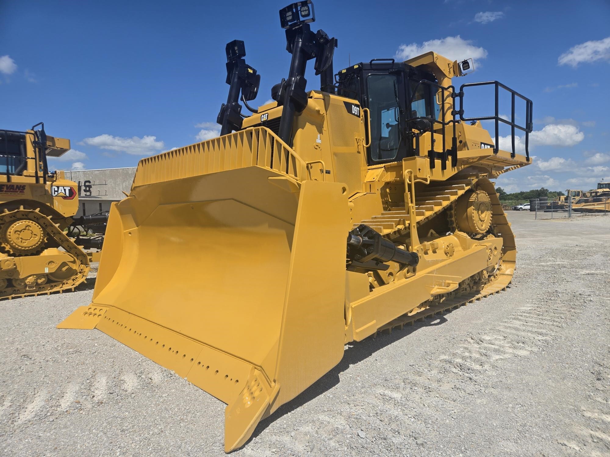 2018 CATERPILLAR D9T in Lees Summit, MO