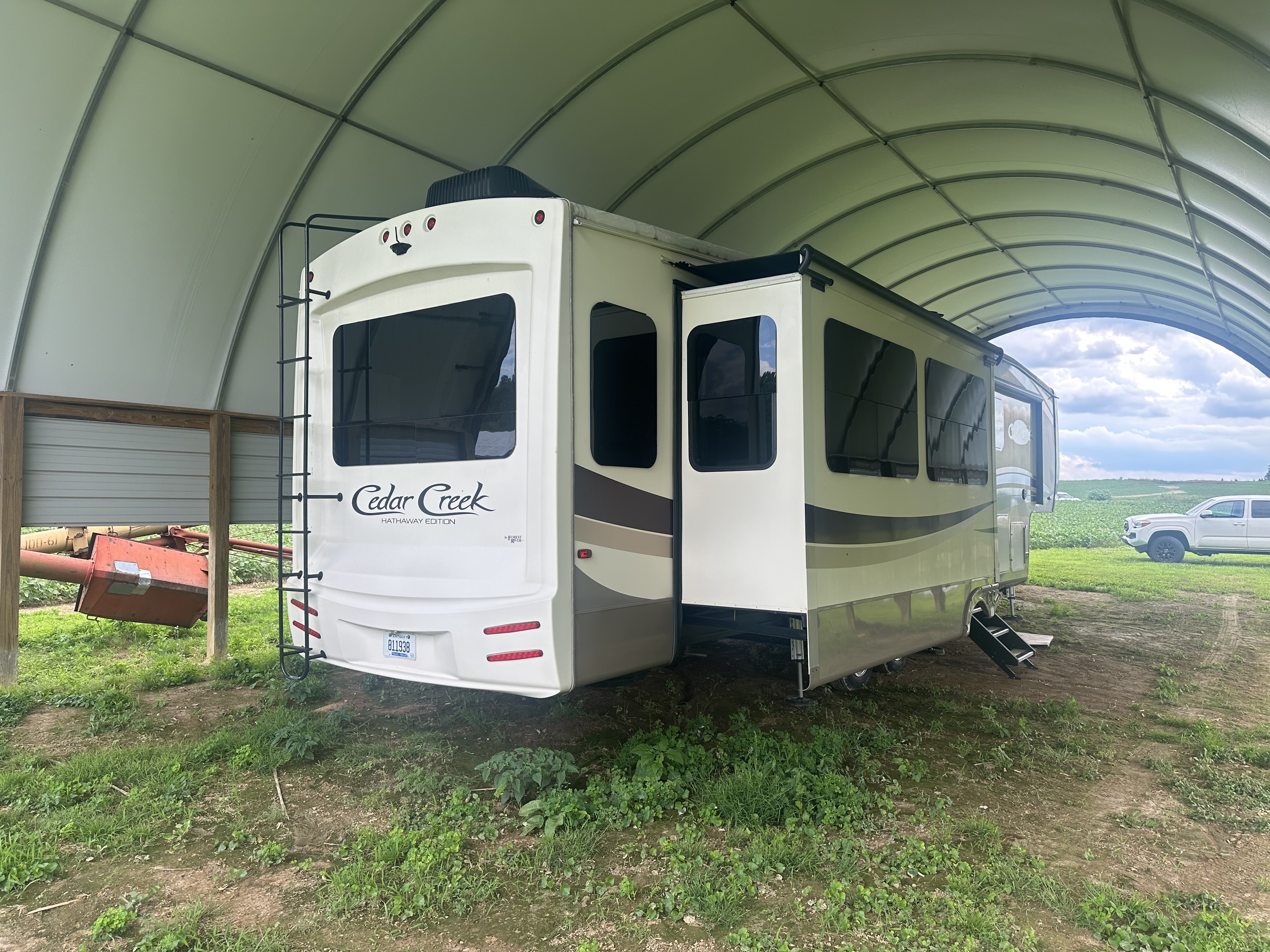 2018 Forest River CEDAR CREEK 38FBD RV