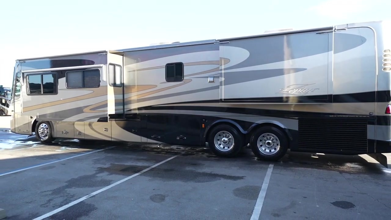 2006 Tiffin Motorhomes Zephyr 45QSZ Class A Diesel Motorhome - Diesel Pusher RV